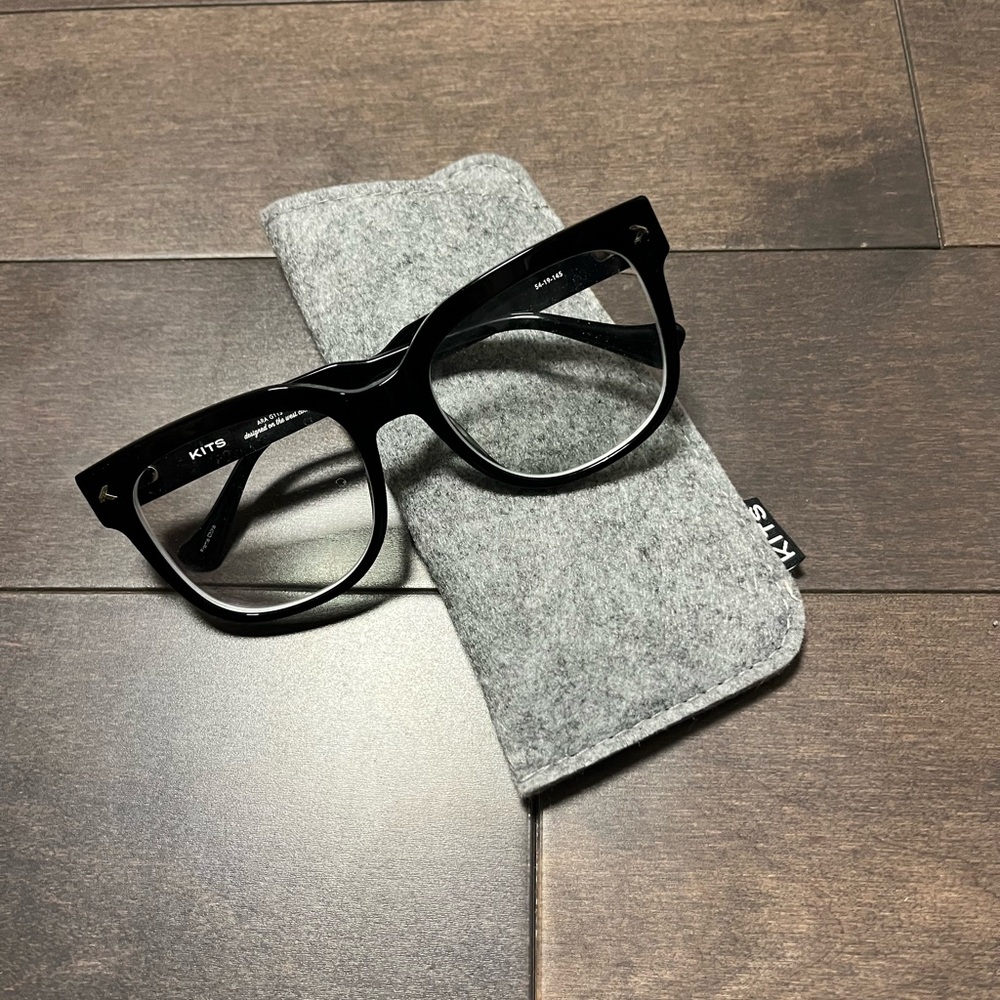 KITS prescription glasses and soft shell case